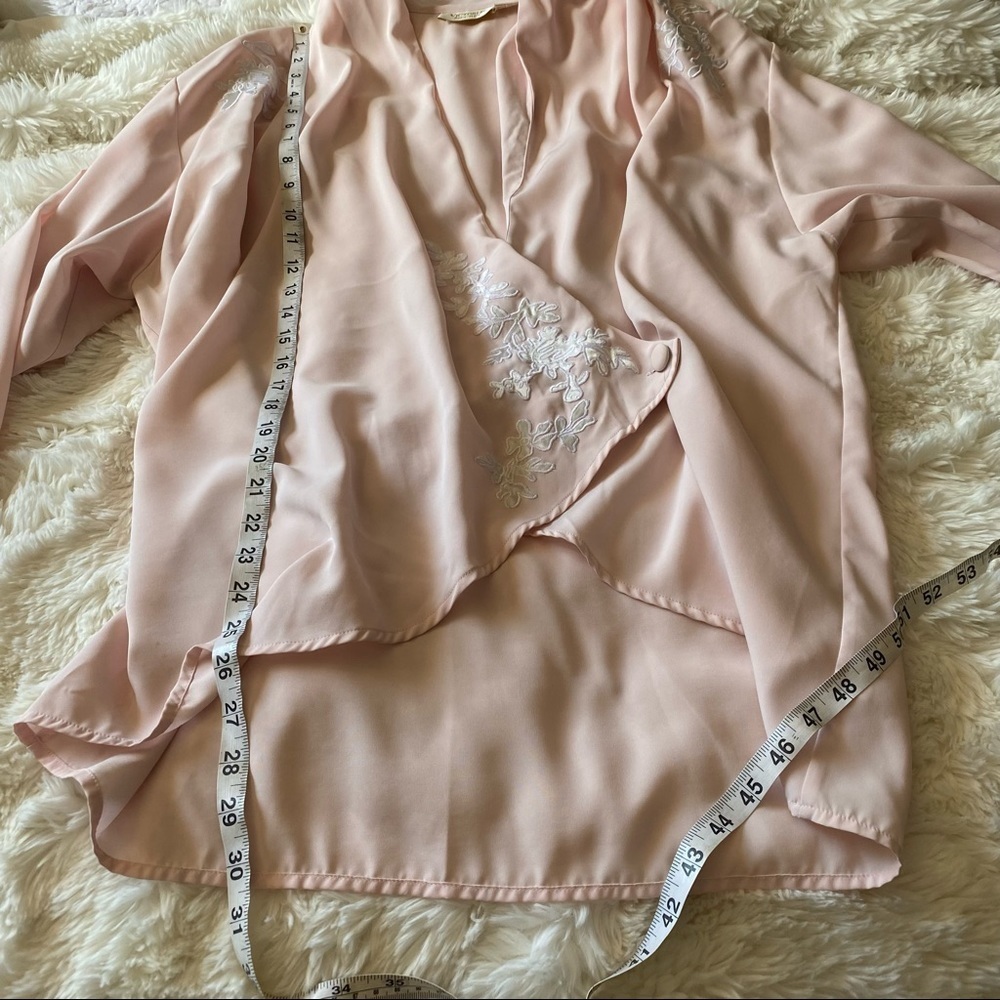Victoria’s Secret Gold Label Draped Light Pink Long Sleeve Top Floral Details - Picture 7 of 11